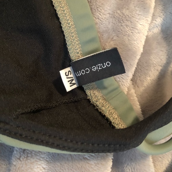 Onzie Mudra Yoga Sports Bra - Picture 4 of 6